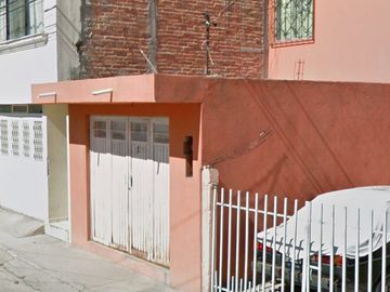 CASA EN VENTA EN EXCELENTE UBICACIÓN !!!