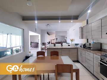 Casa en venta en Tequisquiapan, Terreno de 446 m2, bien ubicada