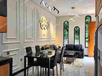 RUMAH CANTIK FULL FURNISHED DEKAT PASAR GENTAN