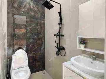 RUMAH CANTIK FULL FURNISHED DEKAT PASAR GENTAN