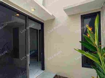 RUMAH CANTIK FULL FURNISHED DEKAT PASAR GENTAN