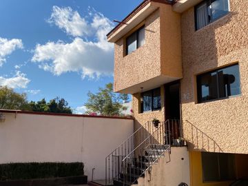 CASA EN VENTA EN AV SAN JERONIMO