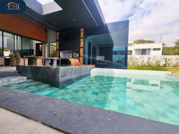 Vendo Casa Residencial dentro de Urbanizacion en Nayón