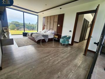 Vendo Casa Residencial dentro de Urbanizacion en Nayón