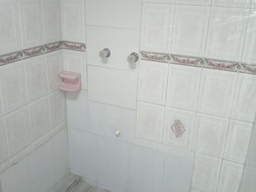 SE VENDE CASA DE UN PISO EN LA VILLA