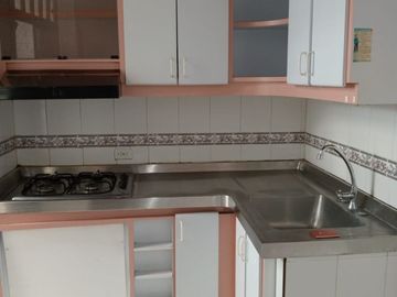 SE VENDE CASA DE UN PISO EN LA VILLA