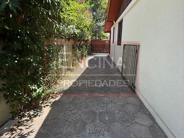 VENDO Oprtunidad Rebajada Casa 4 dormitorios. La Reina