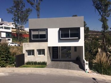 CASA EN VENTA EN FRACC. AQUA I, RESIDENCIAL LAGO ESMERALDA.
