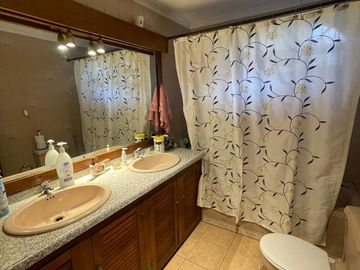VENDO REBAJADA Casa Gran Terreno, 4 dormitorios. Maipu