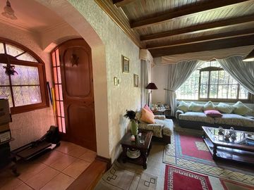VENDO REBAJADA Casa Gran Terreno, 4 dormitorios. Maipu