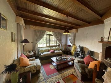 VENDO REBAJADA Casa Gran Terreno, 4 dormitorios. Maipu