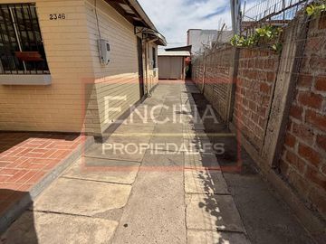 VENDO REBAJADA Casa Amplio patio, Pte Alto