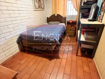 VENDO REBAJADA Casa Amplio patio, Pte Alto