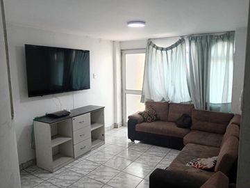 VENDO CASA DE 4 PISOS CON COCHERA JUNTO A PARQUE - LOS JAZMINES CALLAO – EXCELENTE ESTADO🏡