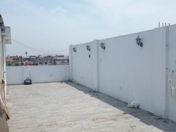 VENDO CASA DE 4 PISOS CON COCHERA JUNTO A PARQUE - LOS JAZMINES CALLAO – EXCELENTE ESTADO🏡