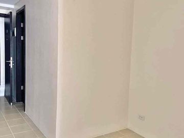 For Sale RFO Rent to own Condominium in Ortigas along C5 Kasarar Urban Resort Recidences near MAKATI AYALA NAIA AIRPORT ATENEO