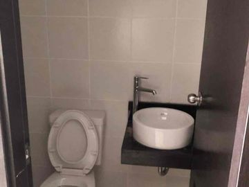 For Sale RFO Rent to own Condominium in Ortigas along C5 Kasarar Urban Resort Recidences near MAKATI AYALA NAIA AIRPORT ATENEO