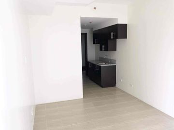 For Sale RFO Rent to own Condominium in Ortigas along C5 Kasarar Urban Resort Recidences near MAKATI AYALA NAIA AIRPORT ATENEO