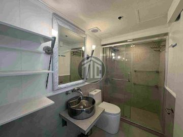 Spacious 1BR unit at Renaissance 3000 Tower B