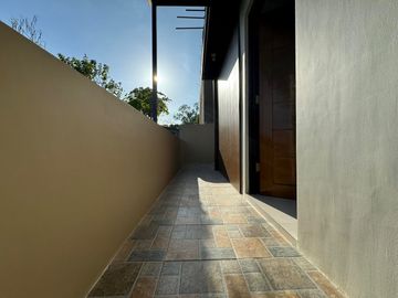 Spacious 3-Storey Home for Sale – Pleasant Hills Subd., SJDM Bulacan -Keziah