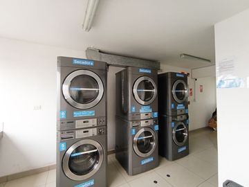VENTA DE DEPARTAMENTO/3 DORMITORIOS/COCHERA