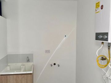 SE VENDE CASA - VIA AEROPUERTO EL EDEN