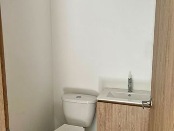 SE VENDE CASA - VIA AEROPUERTO EL EDEN