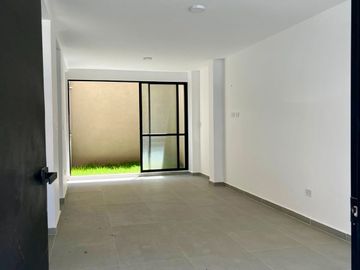 SE VENDE CASA - VIA AEROPUERTO EL EDEN