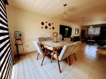 Casa Remodelada en Venta en Privanza del Condado – Frente a Área Verde