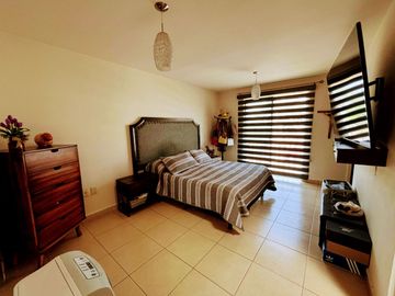 Casa Remodelada en Venta en Privanza del Condado – Frente a Área Verde