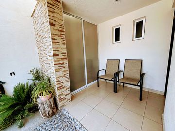 Casa Remodelada en Venta en Privanza del Condado – Frente a Área Verde
