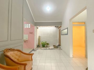 Disewakan rumah bagus nyaman di Komplek Kuricang Bintaro