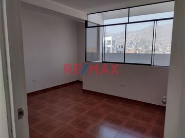 Venta De Moderna Casa De 4 Pisos - El Agustino