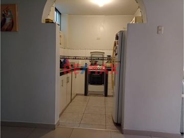 Venta De Moderna Casa De 4 Pisos - El Agustino