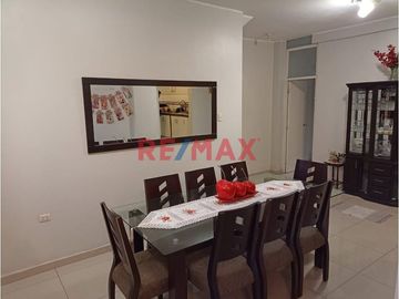 Venta De Moderna Casa De 4 Pisos - El Agustino