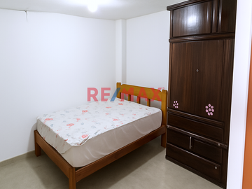 Venta De Casa 3 Pisos: Espacio, Comodidad Y Negocio Cerca De Todo En Villa El Salvador