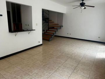 Casa Venta Cumbres Providencia Monterrey Frente a Parque