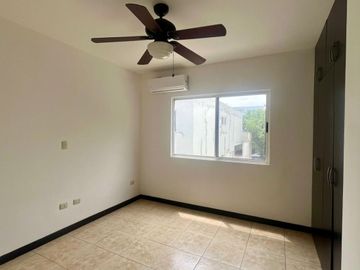 Casa Venta Cumbres Providencia Monterrey Frente a Parque