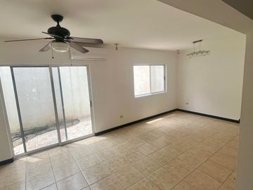 Casa Venta Cumbres Providencia Monterrey Frente a Parque