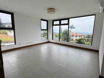 5 BEDROOM HOUSE AND LOT IN LAKEVIEW HEIGHTS TAGAYTAY