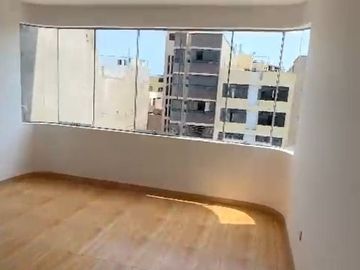 VENDO DPTO. 100M2 – 4D - SURCO escaleras