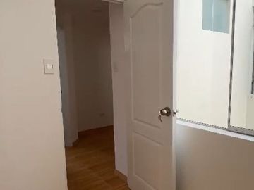 VENDO DPTO. 100M2 – 4D - SURCO escaleras