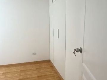 VENDO DPTO. 100M2 – 4D - SURCO escaleras