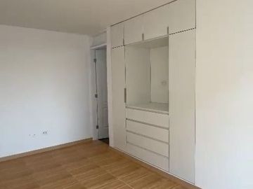 VENDO DPTO. 100M2 – 4D - SURCO escaleras