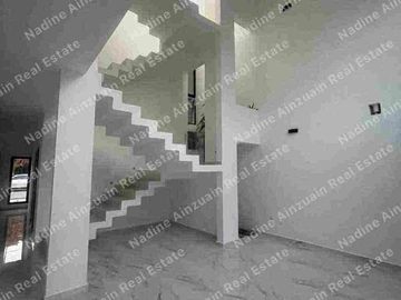 CASA EN VENTA CON ACABADOS DE LUJO EN VÍA CUMBRES CANCÚN.HUAYACAN, 3 RECÁMARAS, AMENIDADES.