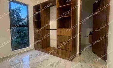 CASA EN VENTA CON ACABADOS DE LUJO EN VÍA CUMBRES CANCÚN.HUAYACAN, 3 RECÁMARAS, AMENIDADES.