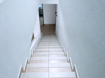 Casa moderna en venta con terraza, 2 recámaras, family room y amenidades en Corregidora