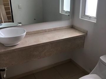 Casa moderna en venta con terraza, 2 recámaras, family room y amenidades en Corregidora