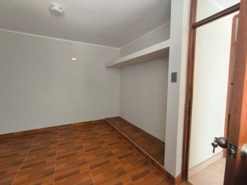 VENTA DEPARTAMENTO MAS COCHERA URB LA NORIA