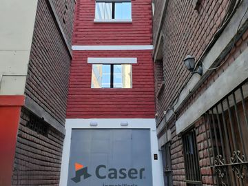 LOCAL COMERCIAL DE 4 PISOS EN VENTA-MESA REDONDA EN JR INAMBARI